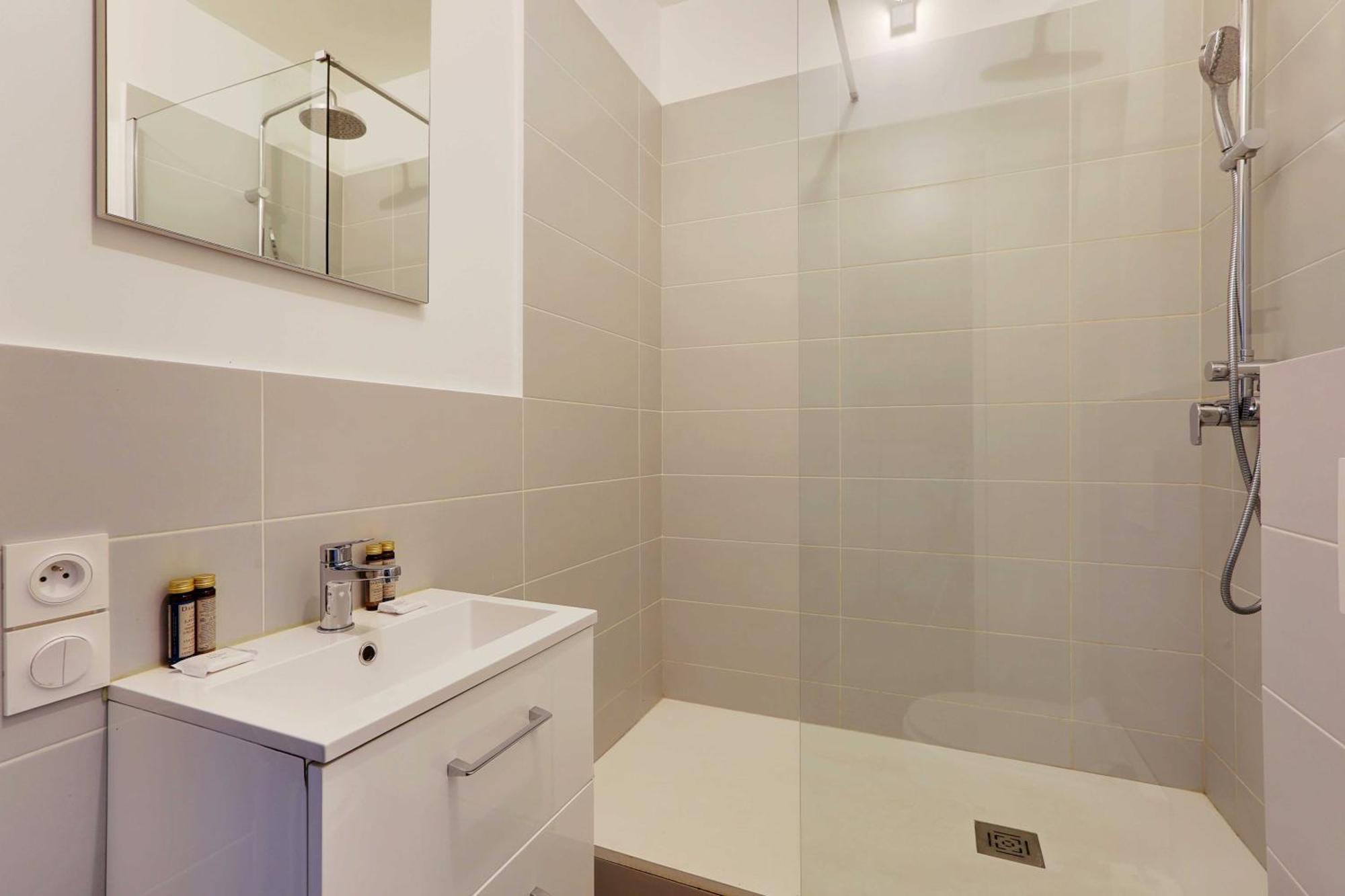 Spacious Apartment - 4Br-10P Montmartre Paris Ngoại thất bức ảnh